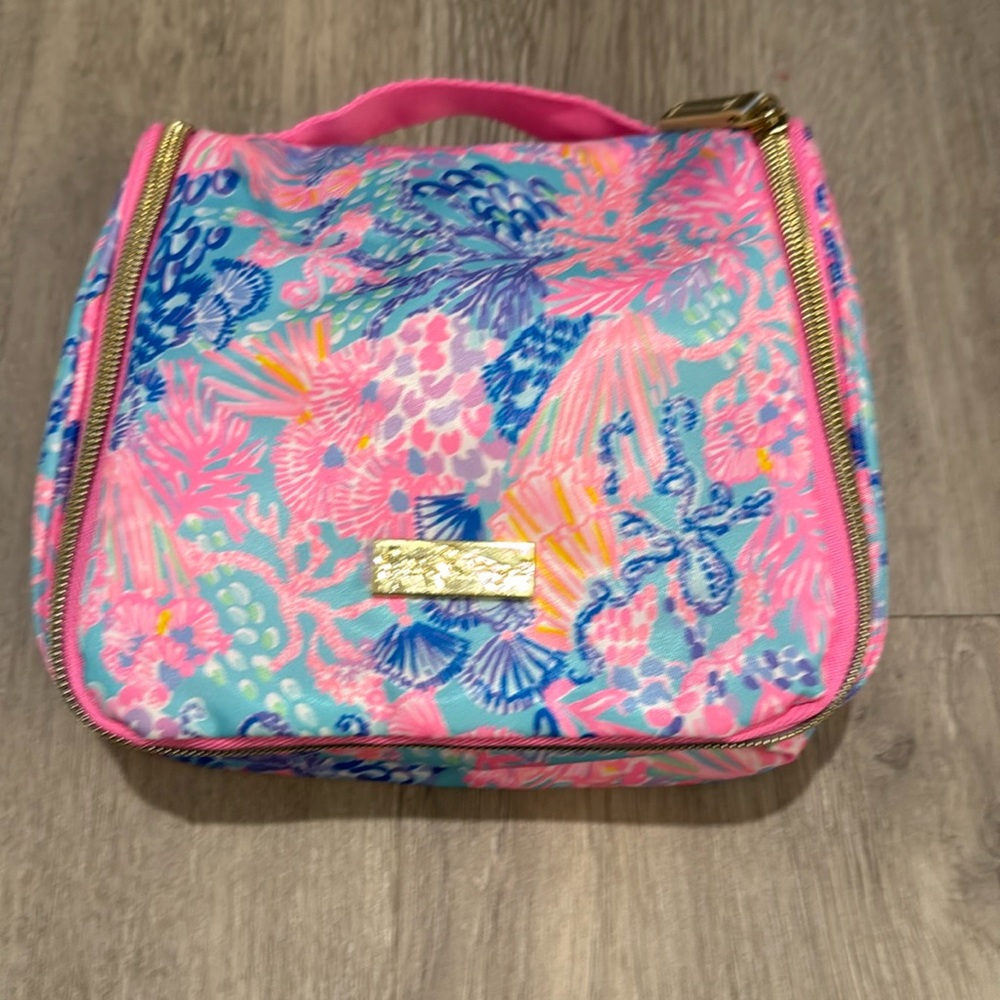 New Lilly Pulitzer toiletry travel case